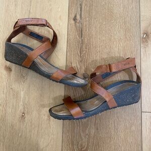 Teva Cabrillo Strap Wedge 2 Brown Women’s Size 9.5 Leather Sandals